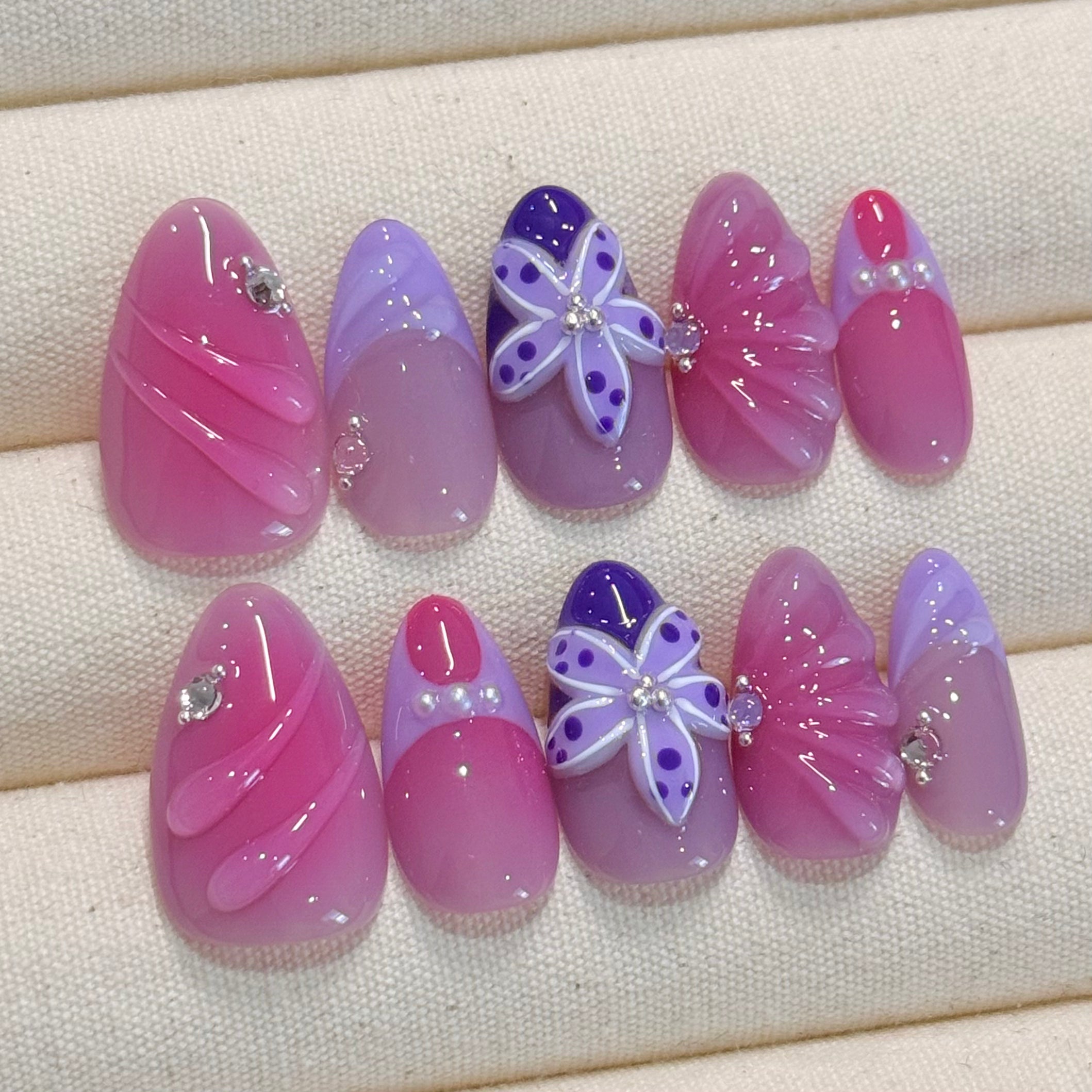 Image of Lavender Bloom, Handmade Press On Nails,Salon Premium Quality ,10pcs,Puffcat-Nail