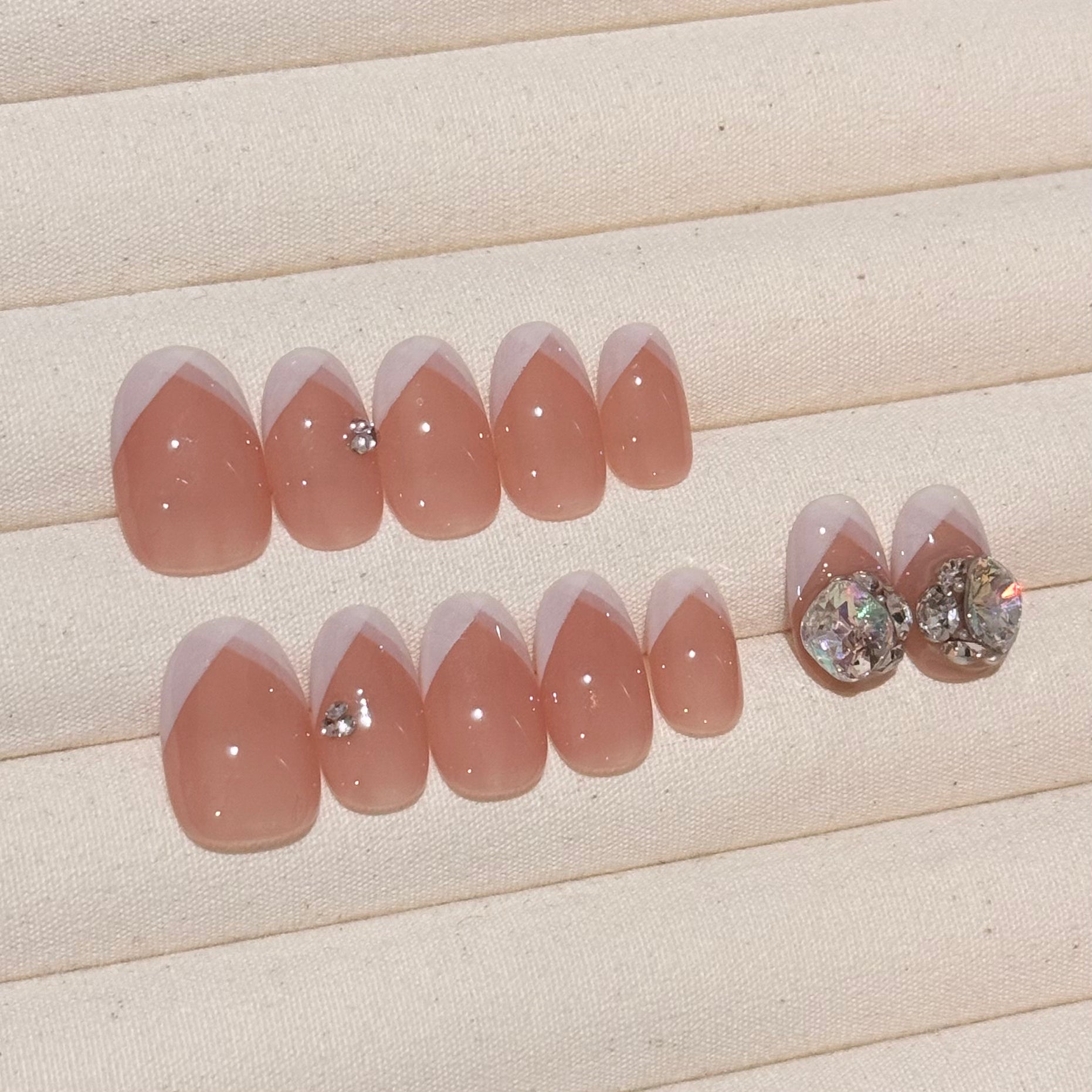 Image of Classy V French Tip, Handmade Press On Nails,Salon Premium Quality ,12pcs,Puffcat-Nail